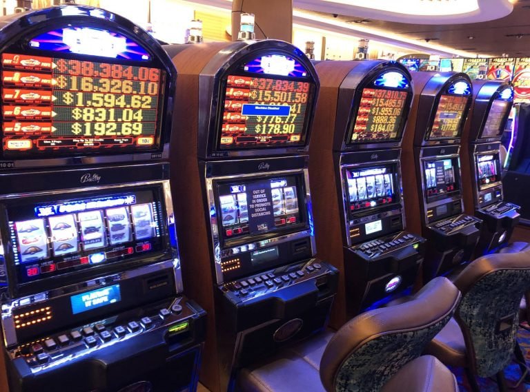 mmk6 Sportsbook တွင် MMK ကျပ်ငွေဖြင့် Wave Money မှ ငွေသွင်းနေသောမြင်ကွင်း